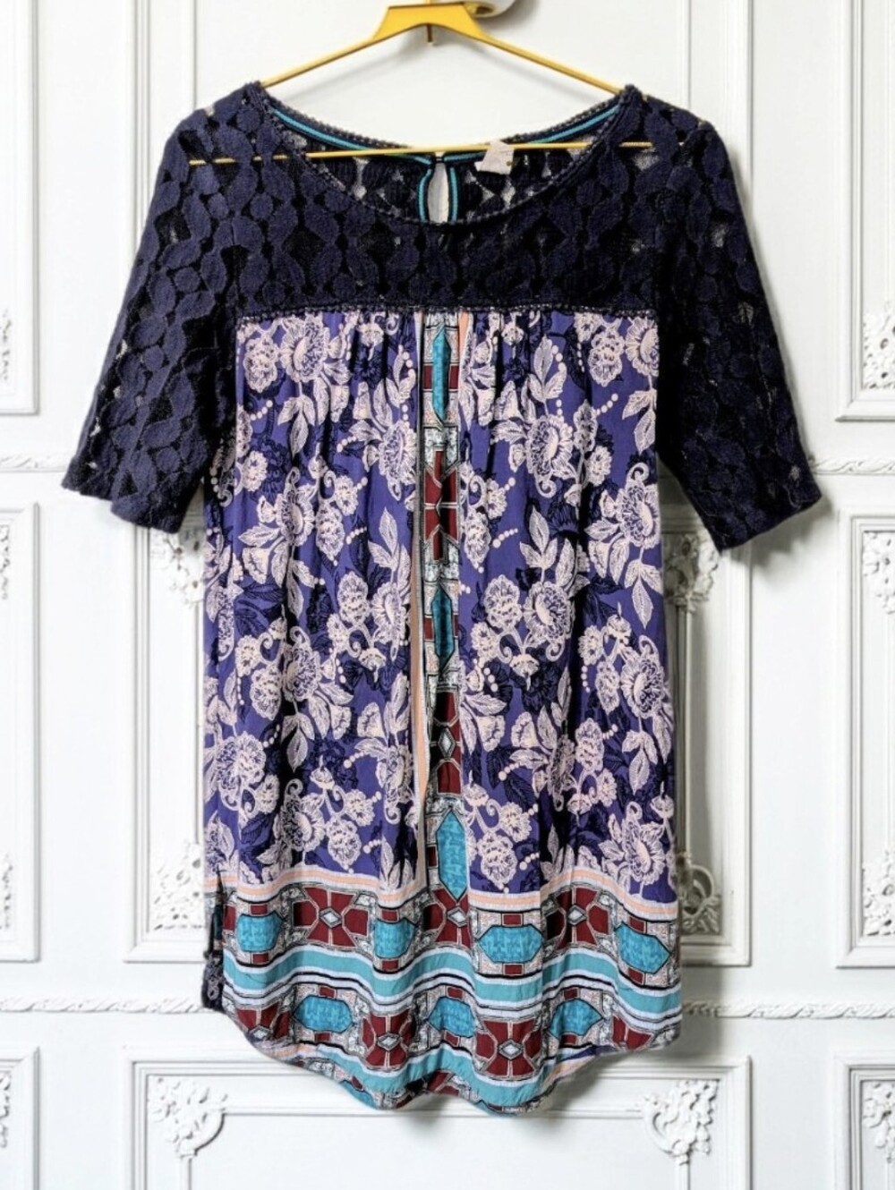 Akemi + Kin Floral Babydoll Geometric Pattern Navy Lace Sleeve Tunic Top, Size M